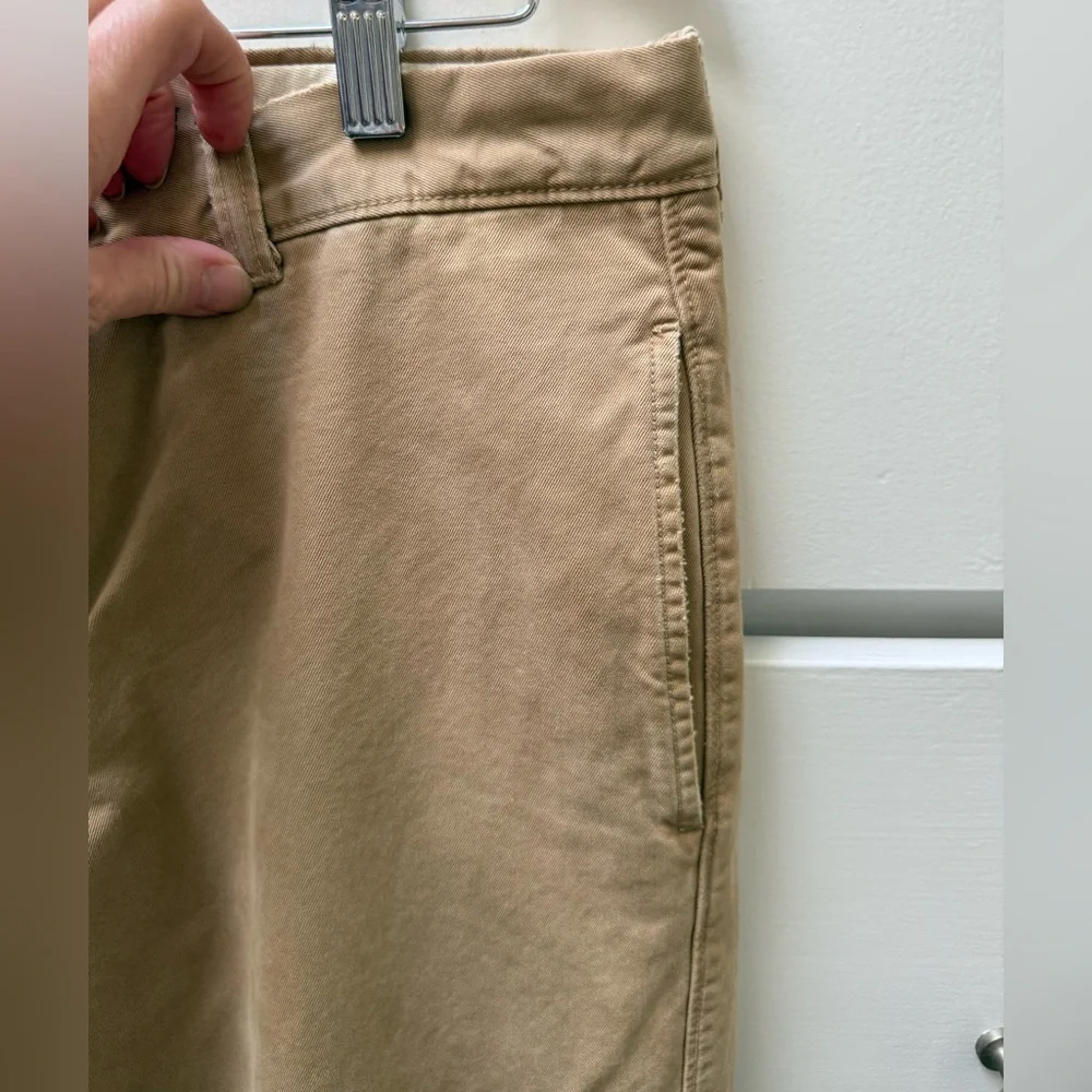 J Crew Men's Broken In Regular Fit Dark Tan Chinos in Size 34W 32L.